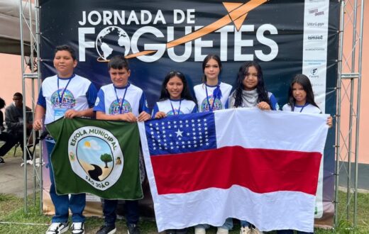 Estudantes do São João do Tupé participam de olimpíada de foguetes no Rio