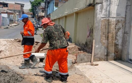 Rua Pitimbu tem calçada reconstruída durante implantação de drenagem superficial