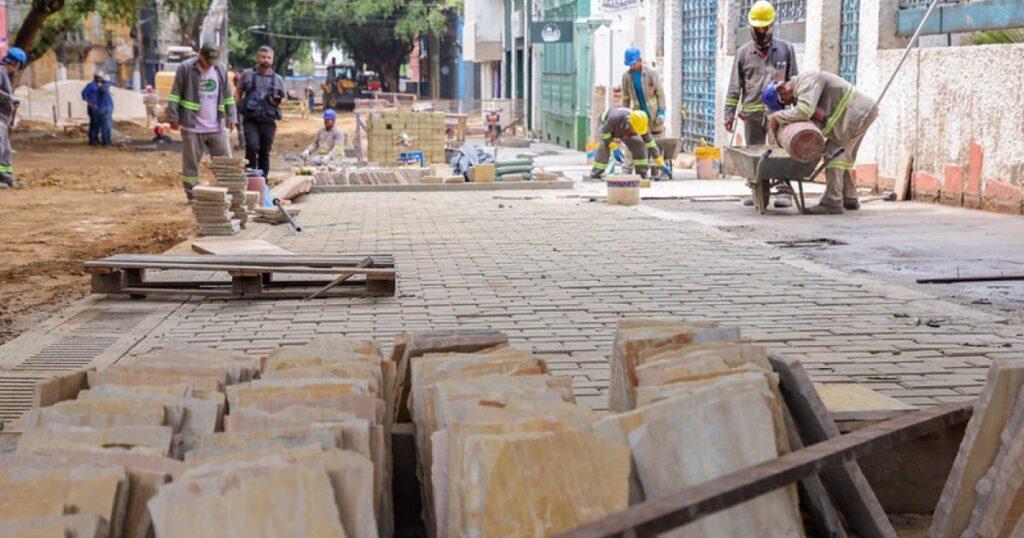 Obra no Centro Histórico prepara a Ferreira Pena para novos usos e redes subterrâneas