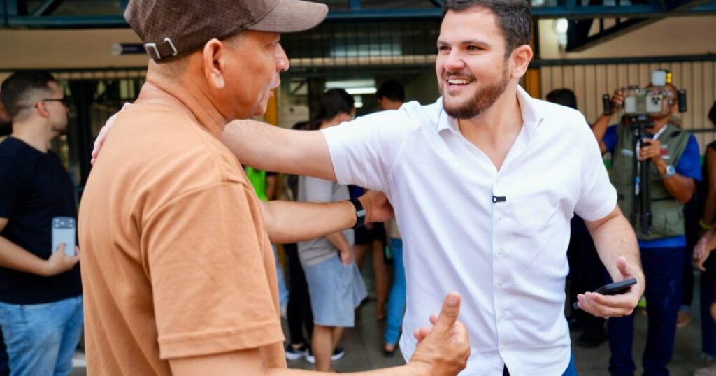 Em Manaus, ônibus gratuitos funcionam antes e depois do horário das urnas