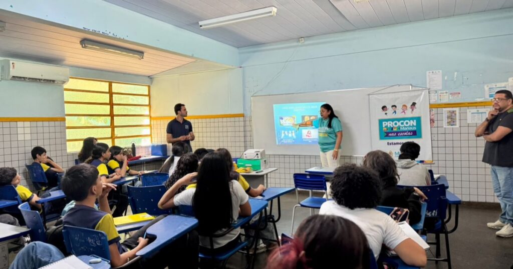 Conhecimento sobre direitos do consumidor é levado a estudantes da zona Norte de Manaus