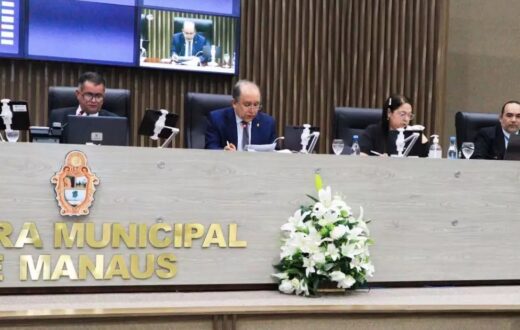 Exigência para veículos elétricos e data profissional avançam à sanção em Manaus