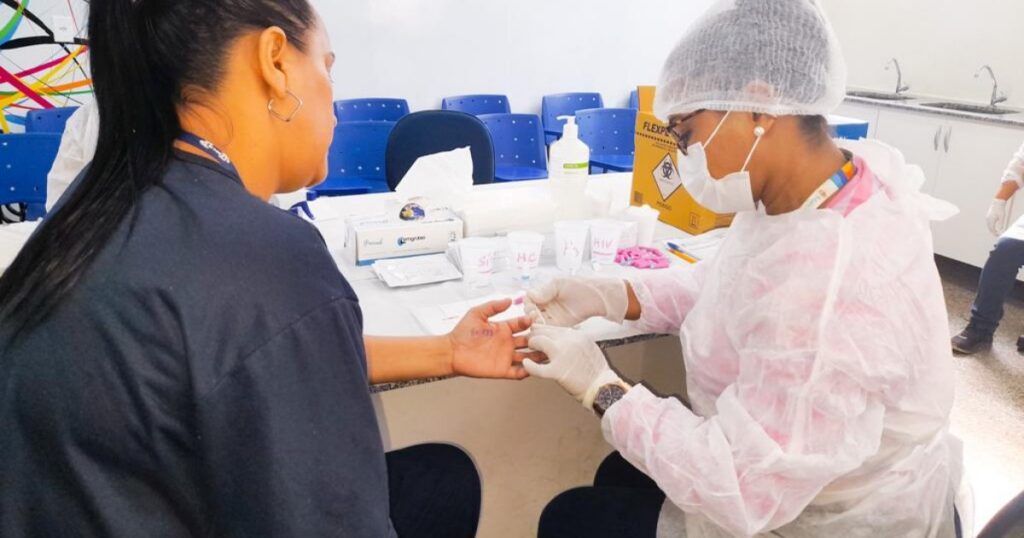 Campanha em Manaus combina vacinação contra HPV, rastreamento e ações na rede municipal