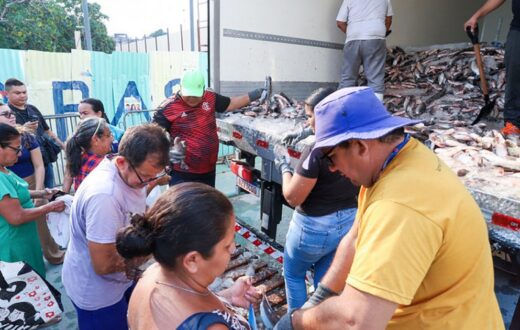 Entrega de peixes mobiliza moradores e espaços comunitários na zona Leste de Manaus