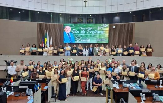 Vereador Professor Samuel relaciona trajetória na educação a homenagem realizada em Manaus