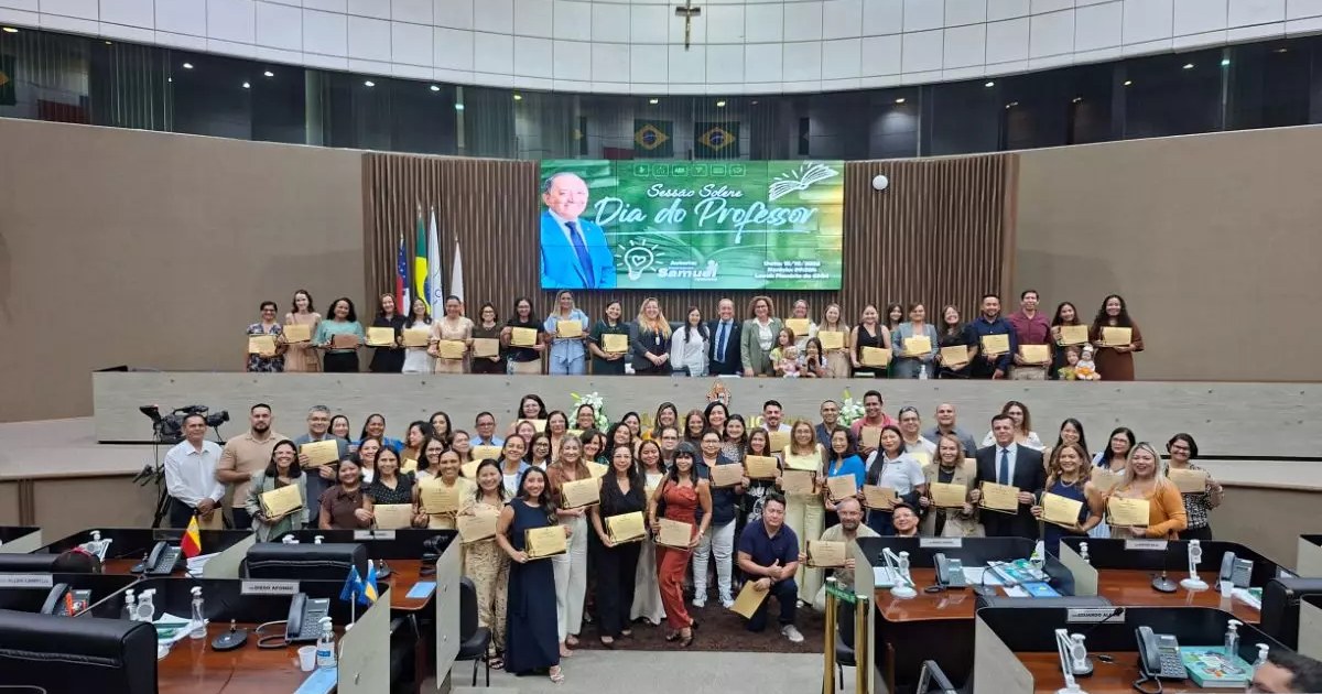 Vereador Professor Samuel relaciona trajetória na educação a homenagem realizada em Manaus